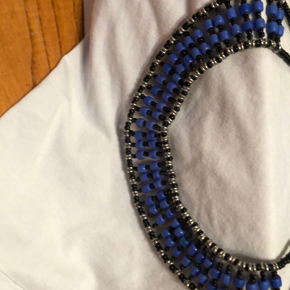 Black and blue beaded necklace - Picture 5 of 5